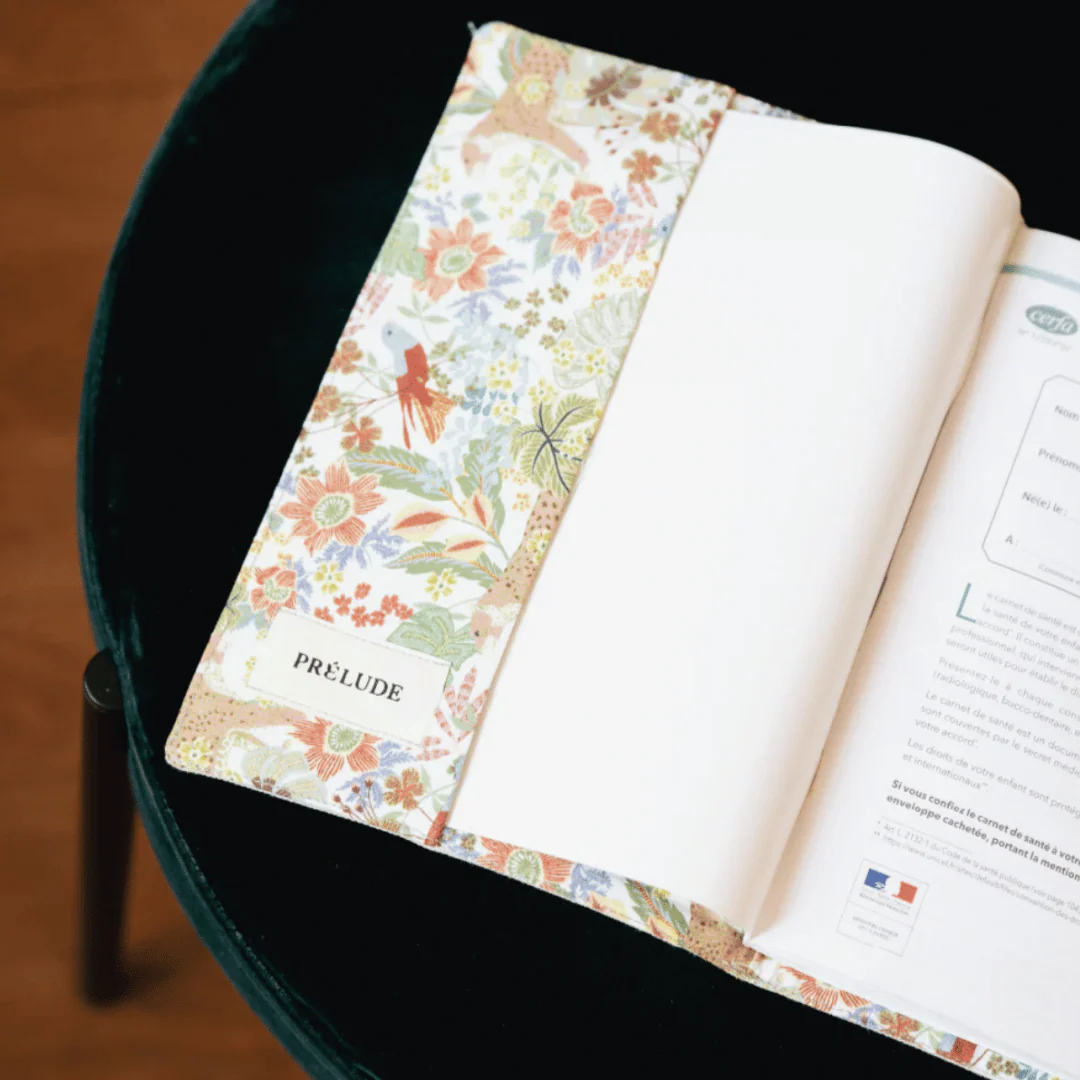 Protège carnet de santé - Prélude x Studio Romeo – Image 7