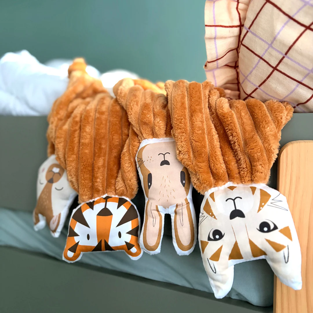 Doudou Chat en velours côtelé camel personnalisable – Image 2